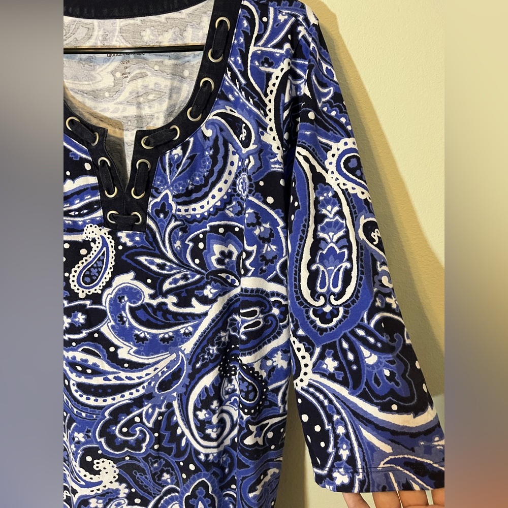 Woman Within Navy Three-Quarter Sleeve Grommet Notch Paisley Tunic! Size 1X. - Picture 6 of 15